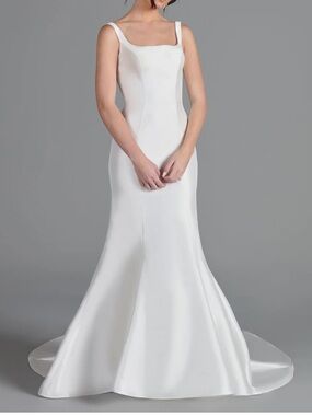 NWT Avery Austin Dakota Open-Back Mermaid Wedding Dress With Train
